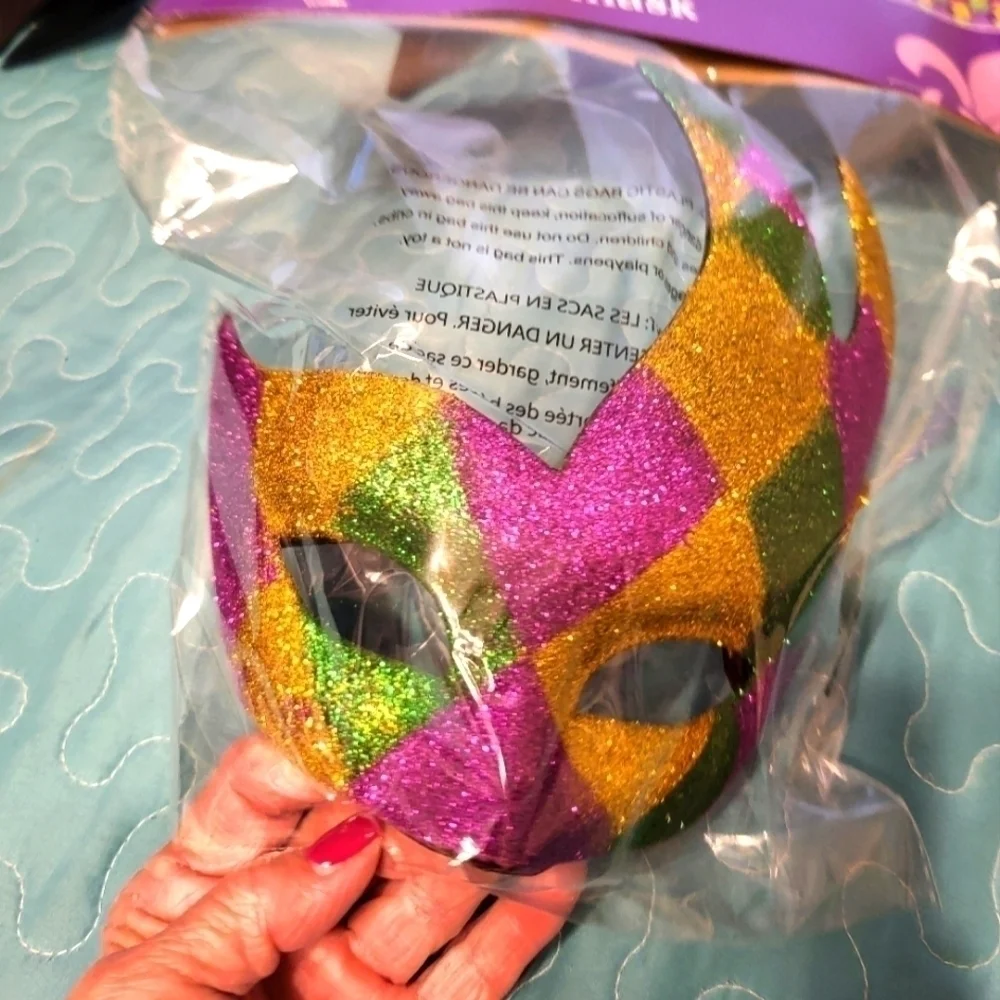 Mardi Gras masks NWT  Bright colors Unisex and crown new